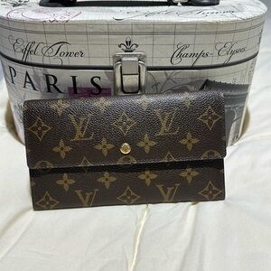 LOUIS VUITTON Monogram Portefeuille International Long Wallet